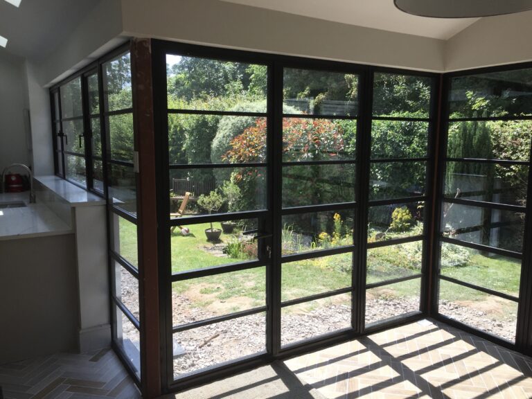 Internal View of Screen Aluco