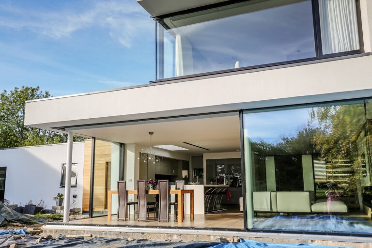 local aluminium window fitter